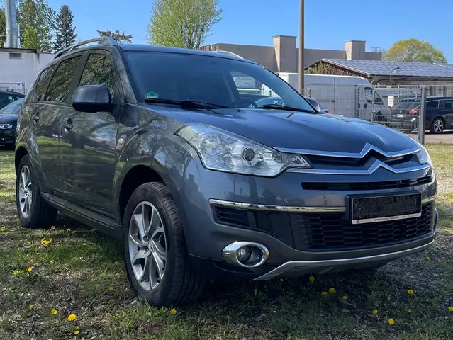 Citroen C-Crosser 2.4 Benzin TÜV NEU Anhängerkupplung 7-sitzer