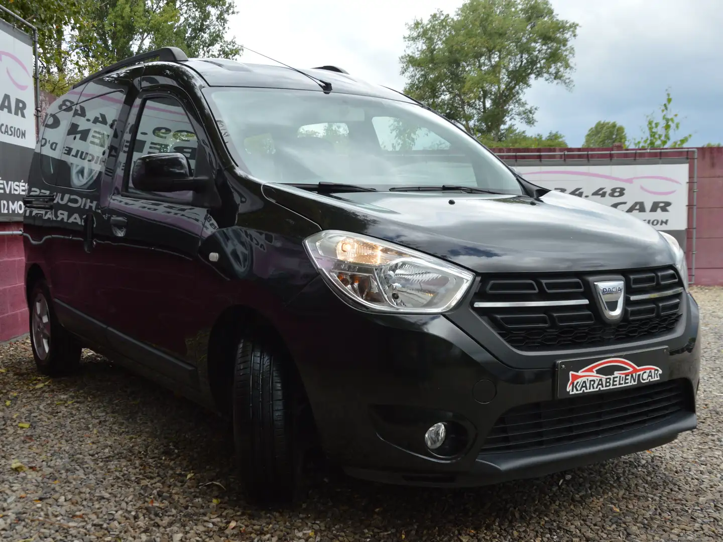 Dacia Dokker 1.6i Anniversary 2 NAV SENS AR CLIM 56.977KM Schwarz - 2