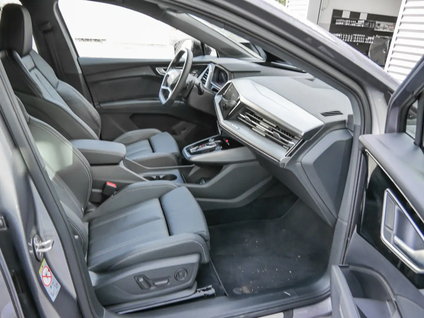 Audi Q4 e-tron Grau - 2
