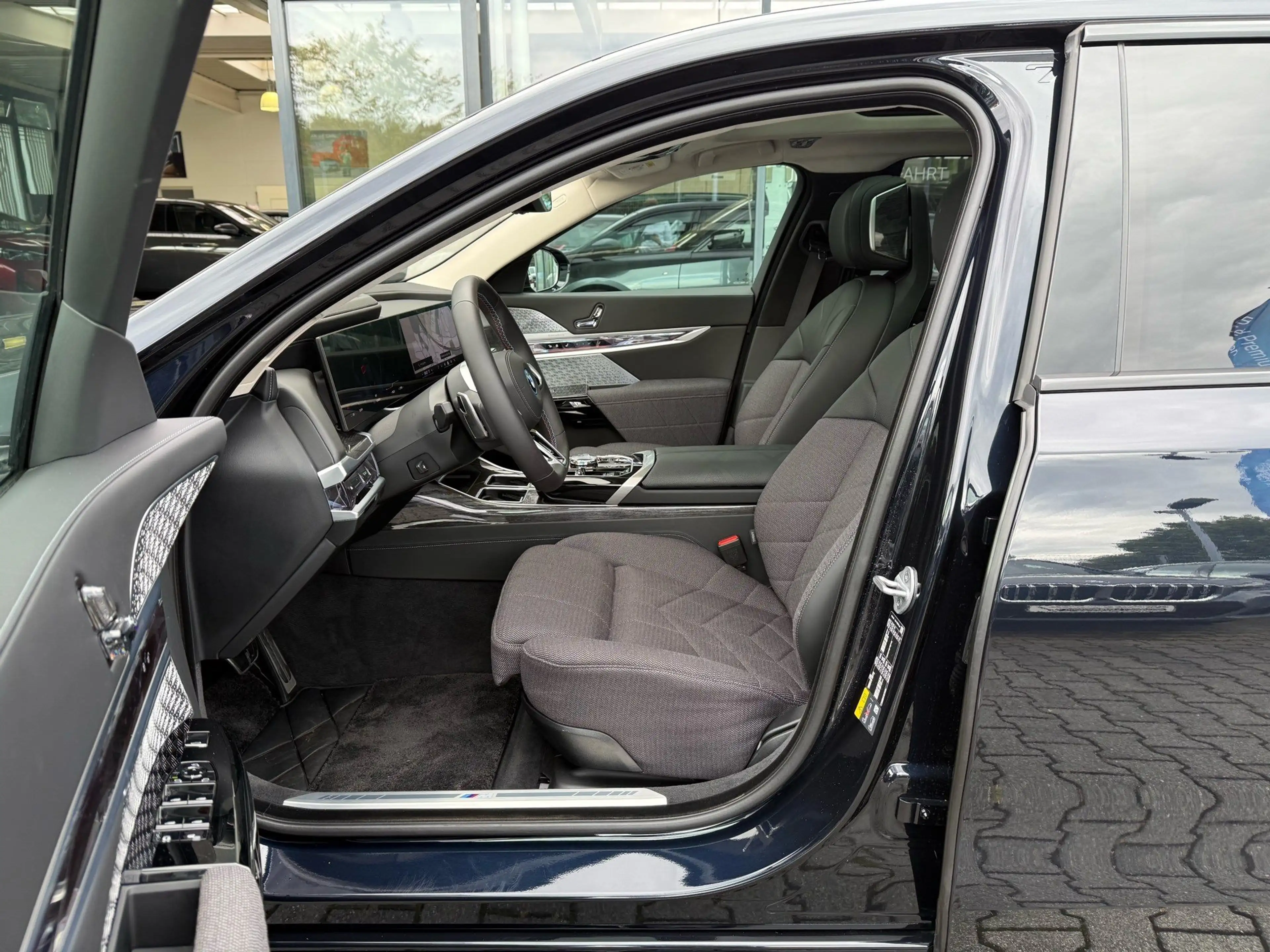 BMW i7 M70 xDrive M Sport //ExecutiveLoungeSeating uvm. — photo 8