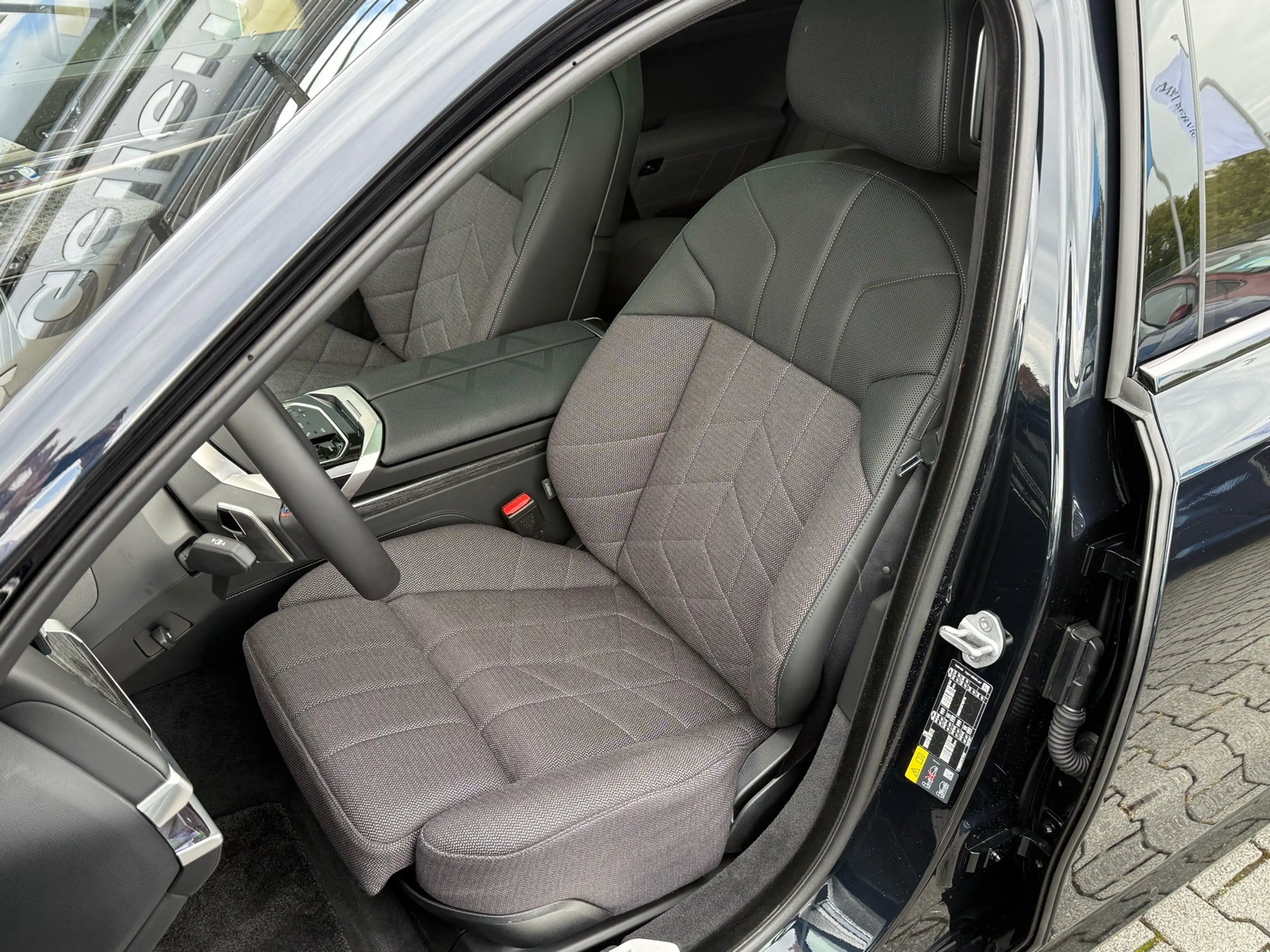 BMW i7 M70 xDrive M Sport //ExecutiveLoungeSeating uvm. — photo 10