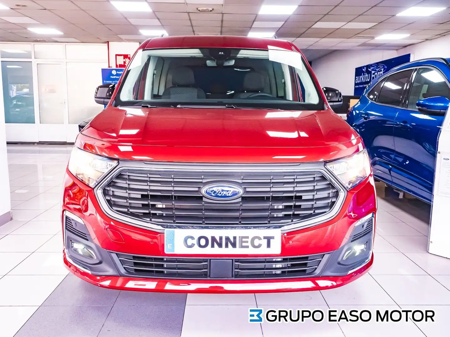 Ford Tourneo Connect 2.0 Ecoblue SWB L1 Titanium AWD 122 Rojo - 2