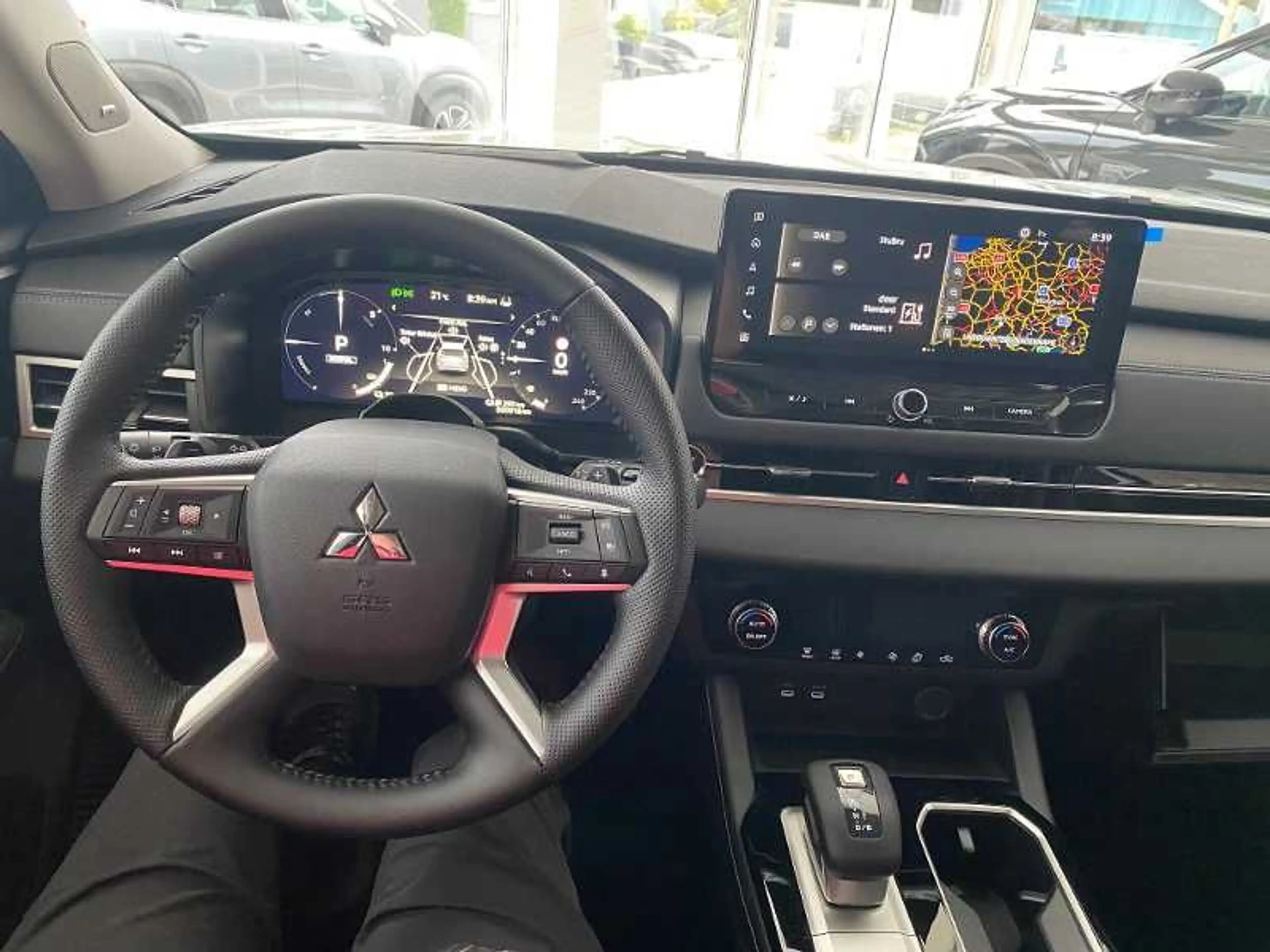 Mitsubishi Outlander 2.4L PHEV Diamant — photo 9
