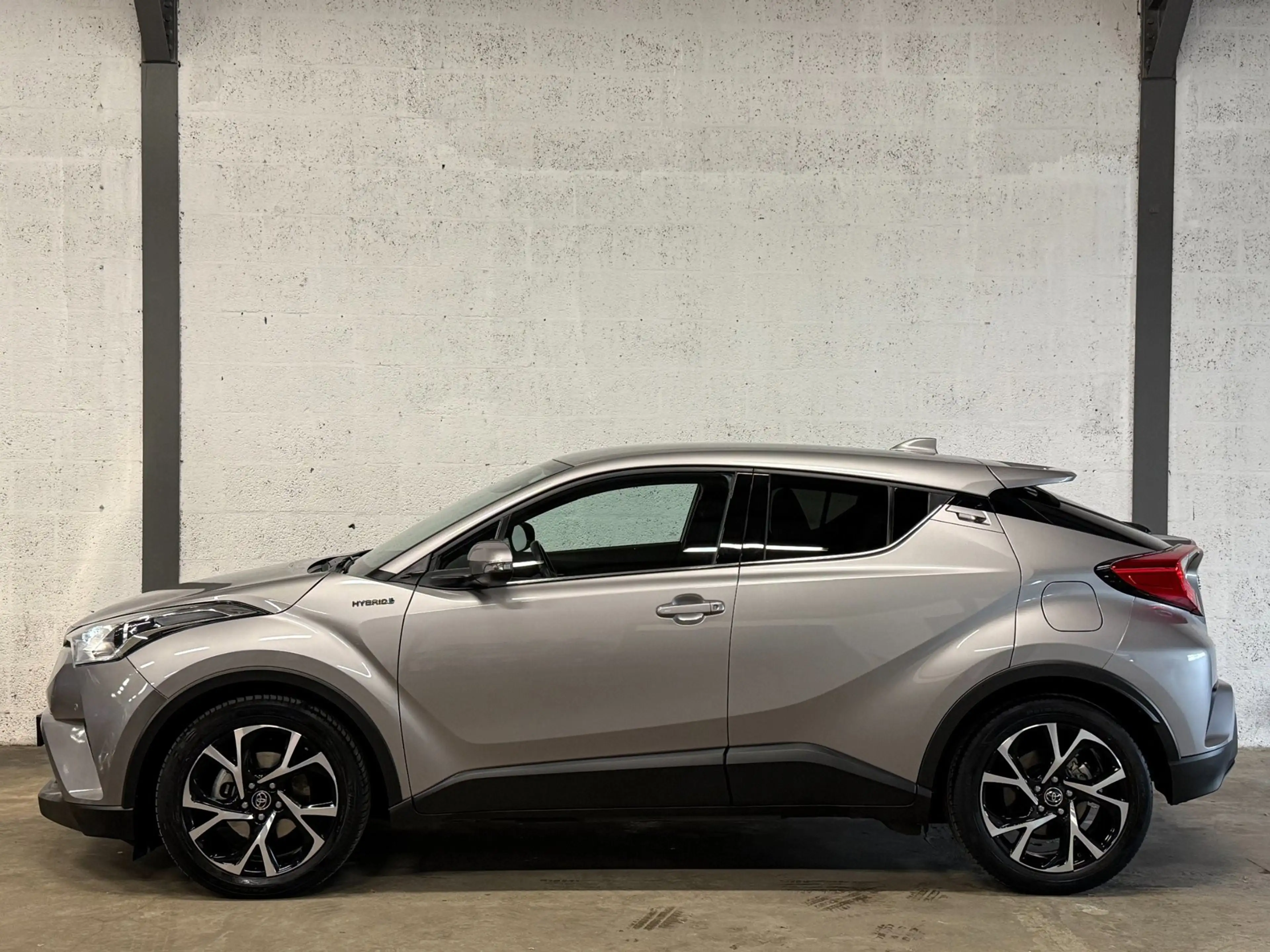 Toyota C-HR 1.8 Hybrid Navi|Camera|Cruise|Trekhaak|Dealer Onde — photo 4