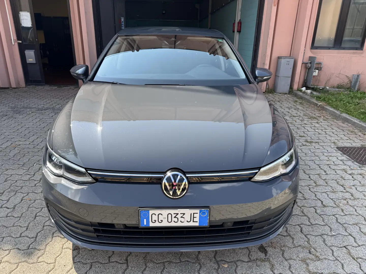 Volkswagen Golf Golf VIII 2020 1.0 etsi evo Life 110cv dsg Gris - 2