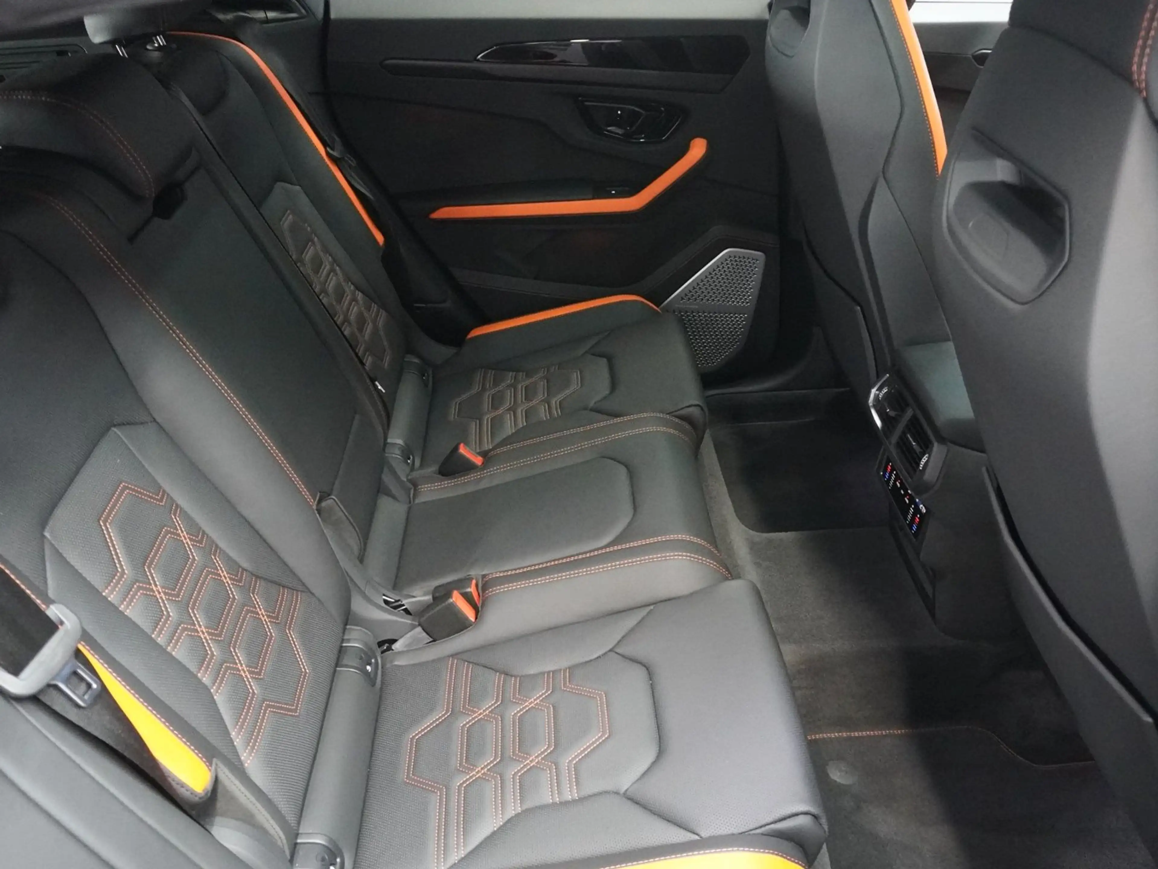 Lamborghini Urus SE, 23"Penteo, FullPPF Matt,B&O — photo 10