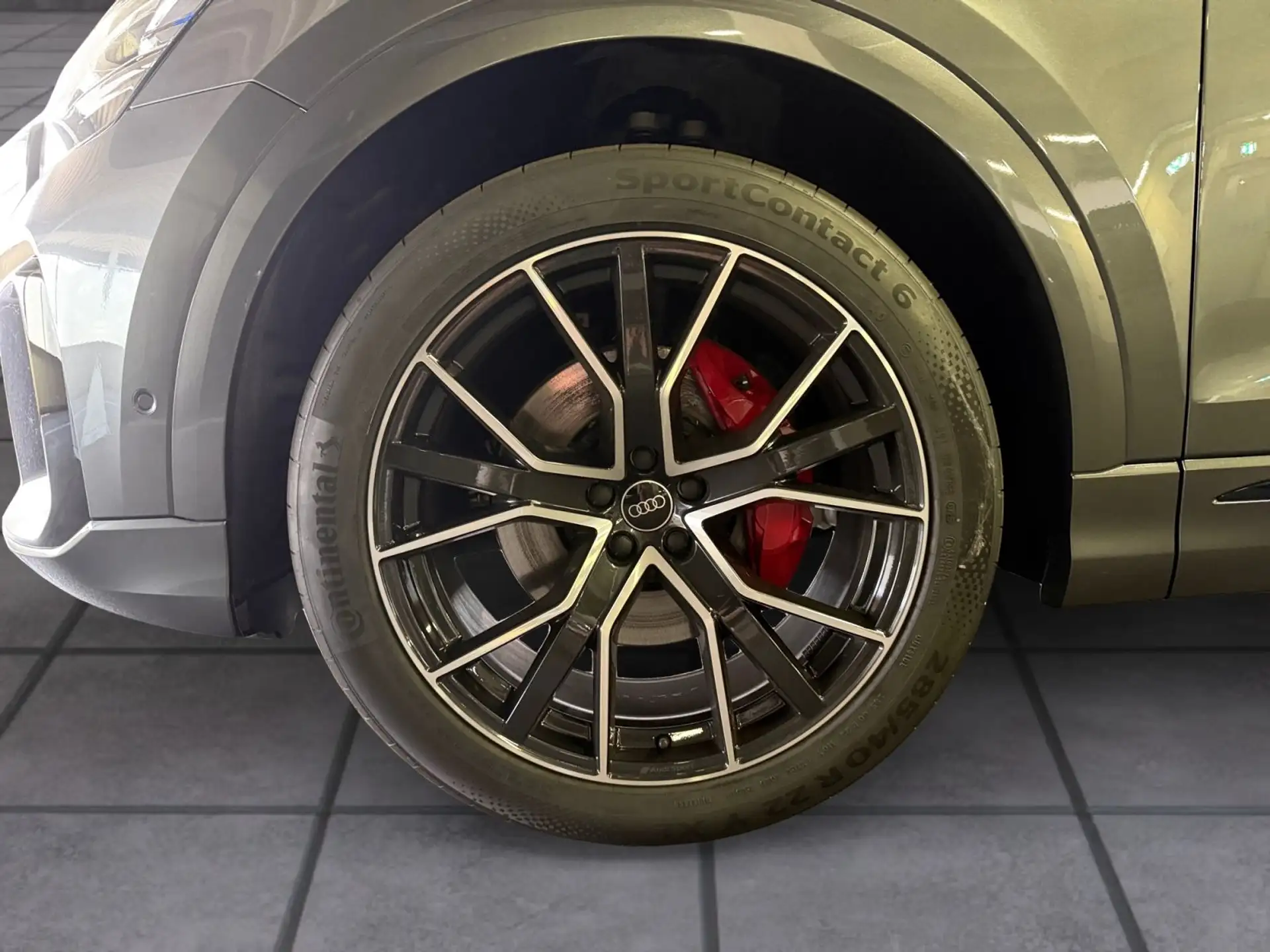 아우디 Audi Q8 TFSI 2026 회색 사진 5