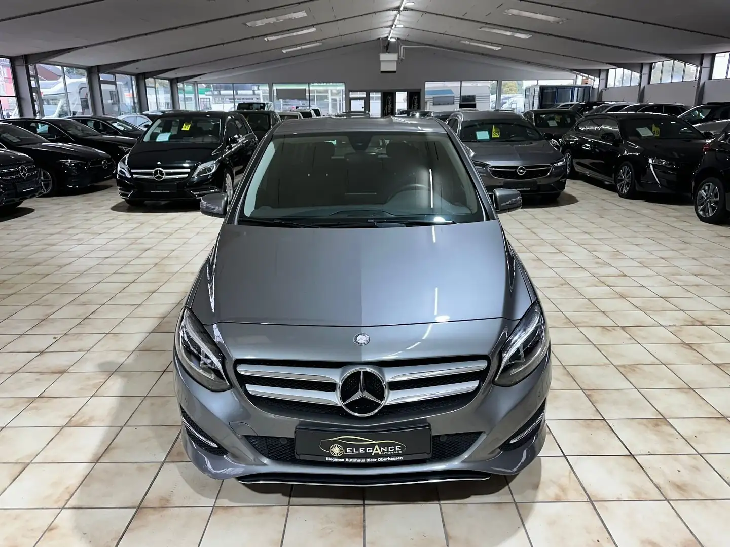 Mercedes-Benz B 220 4Matic*KAMERA*SHZ*AUTOMATIK*MFL* Grau - 2