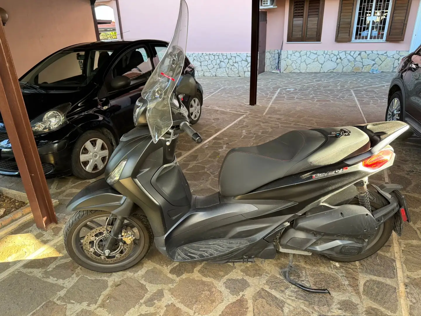Piaggio Beverly 300 deep black - 2