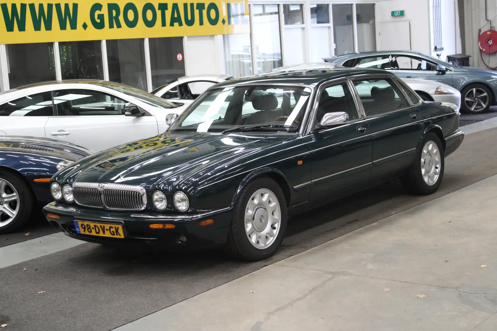 Daimler Super V8 4.0 Automaat Airco, Cruise Control, Stuurbekrachti Zöld - 1