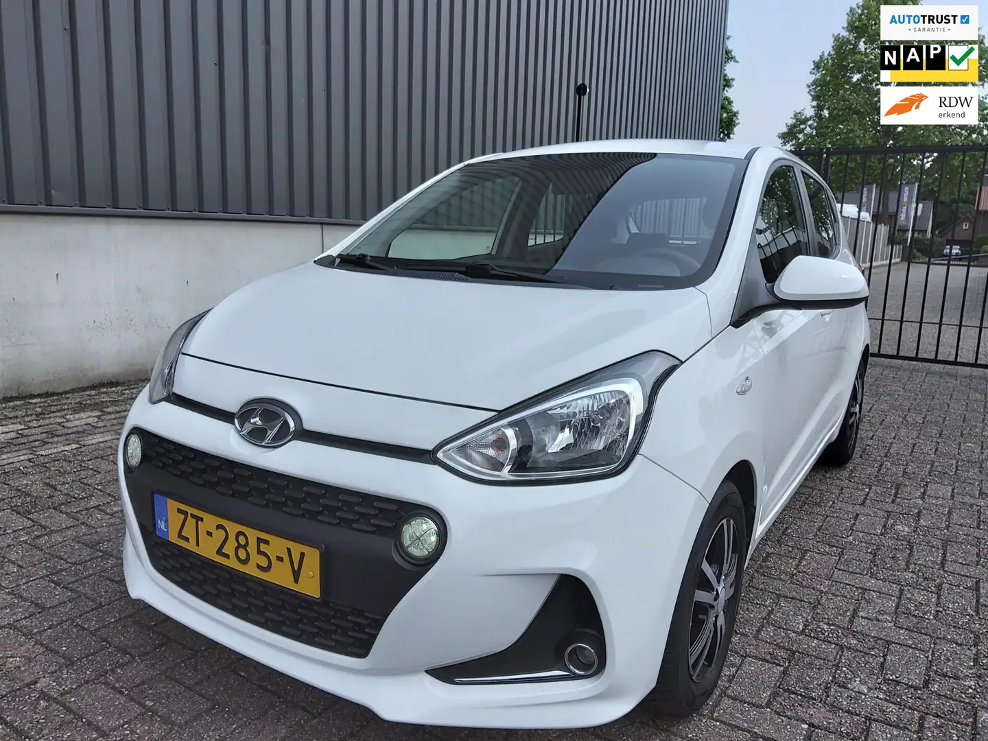 Hyundai i10 1.0i Comfort|CRUISE-Bluetooth®|25.000km! 1e eigr Wit - 1