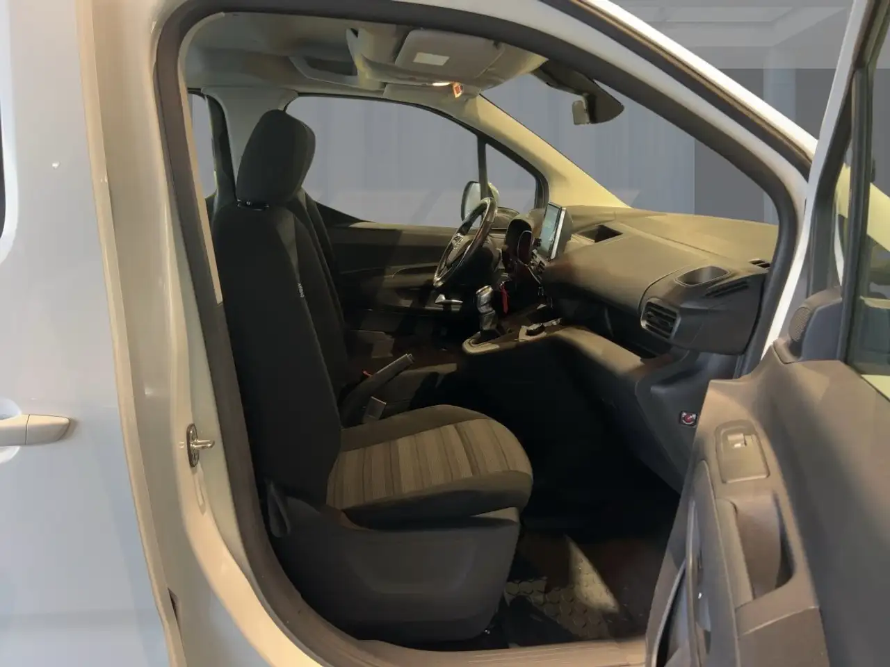 Opel Combo 1.5 D Edition 5-Sitze, AHK, Navi, миниатюра 8