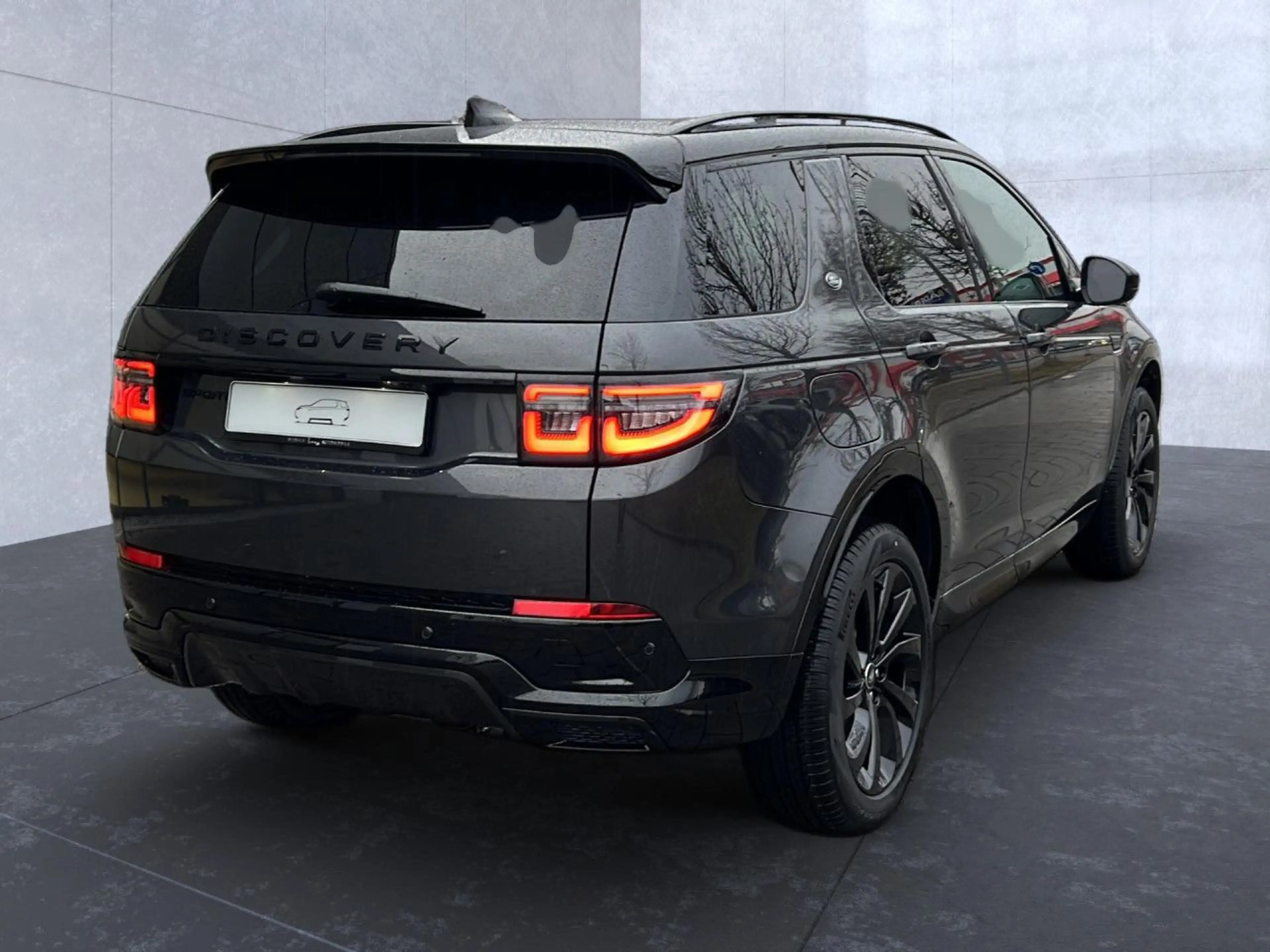 Land Rover Discovery Sport P270e Dynamic SE — photo 3