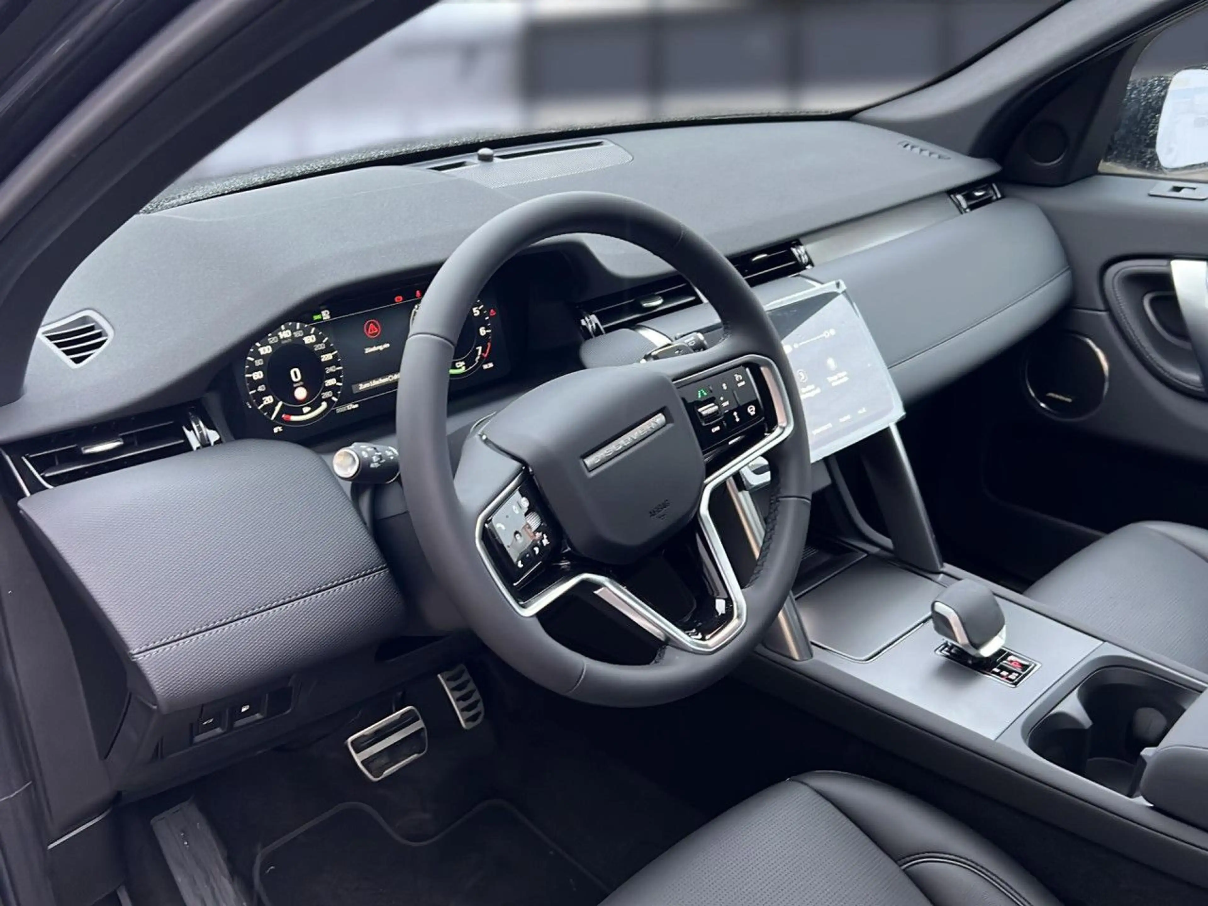 Land Rover Discovery Sport P270e Dynamic SE — photo 10