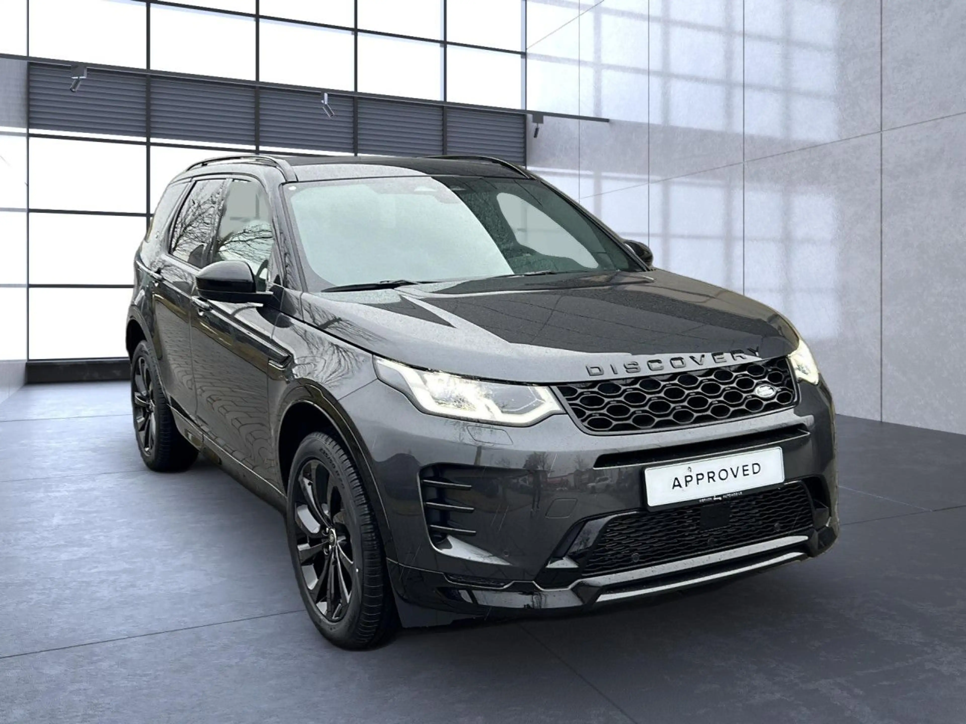Land Rover Discovery Sport P270e Dynamic SE — photo 4