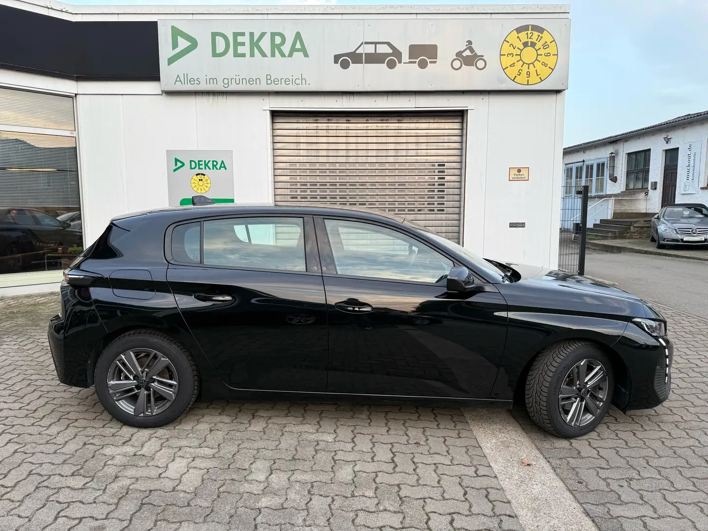 Peugeot 308 Active Pack 5trg. DSG mit Klima/Navi/PDC/LED/Alus/ Schwarz - 2