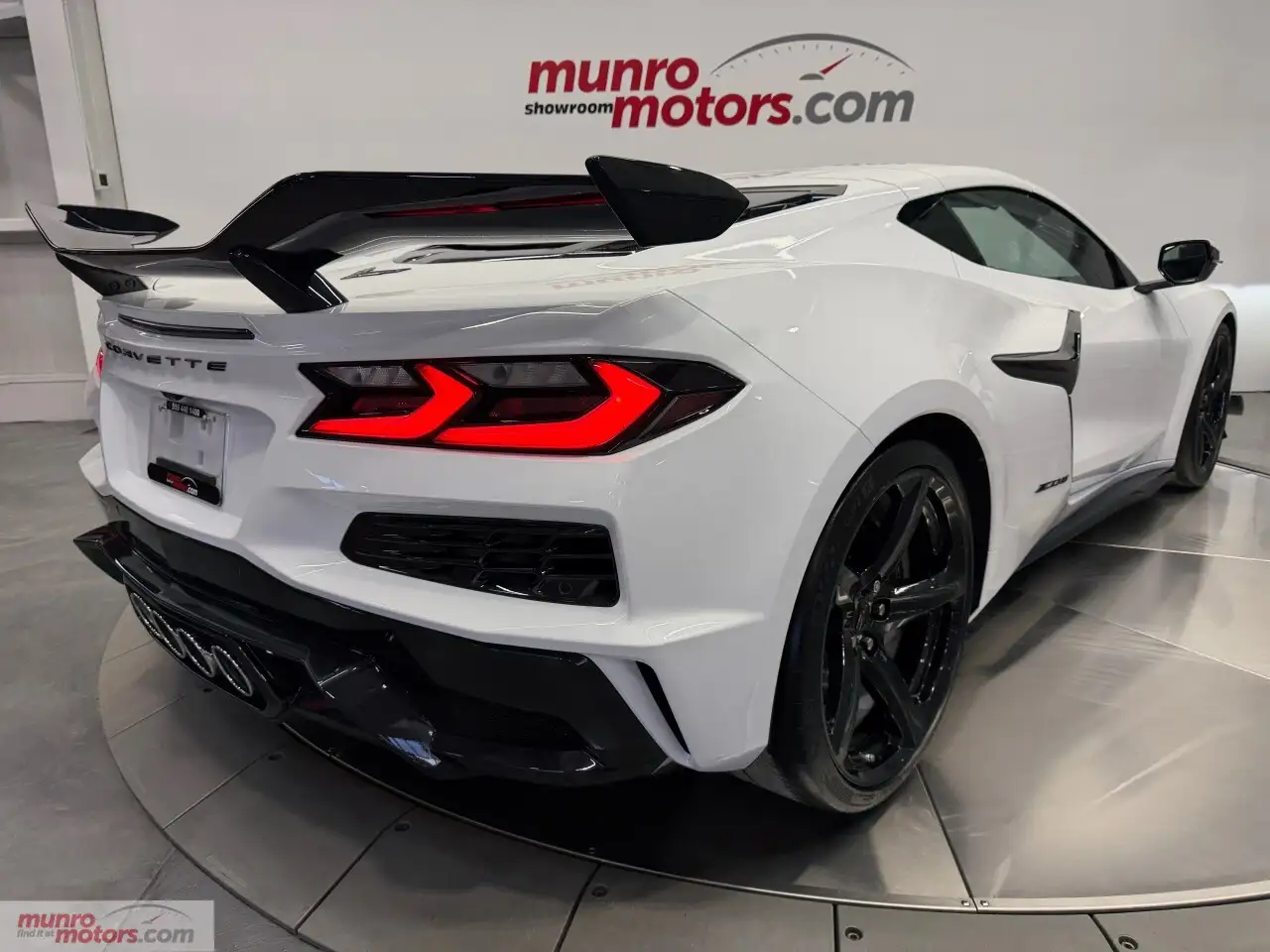 Chevrolet Corvette снимка Chevrolet Corvette