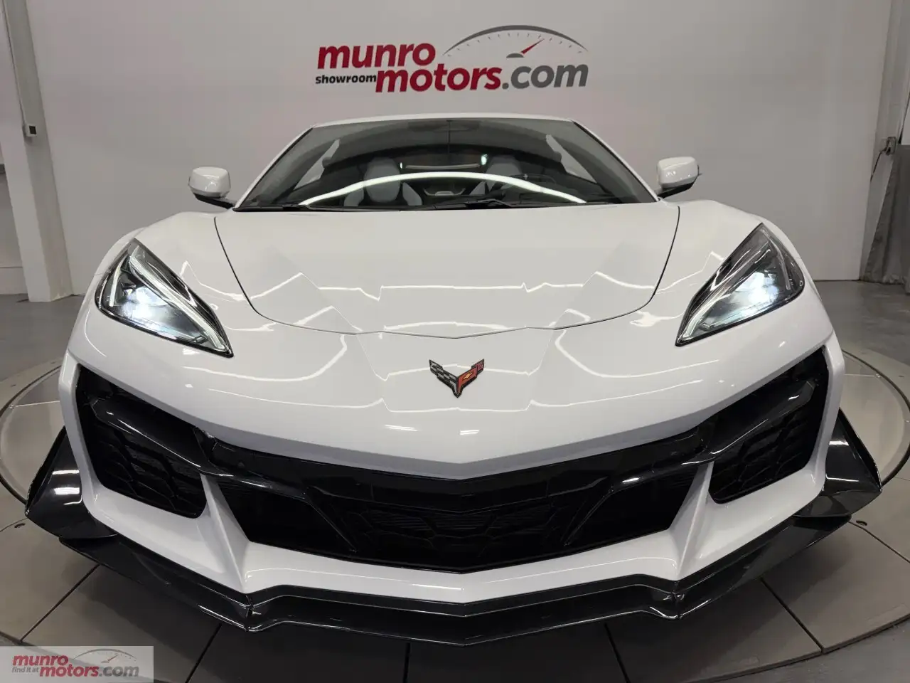 Chevrolet Corvette снимка Chevrolet Corvette