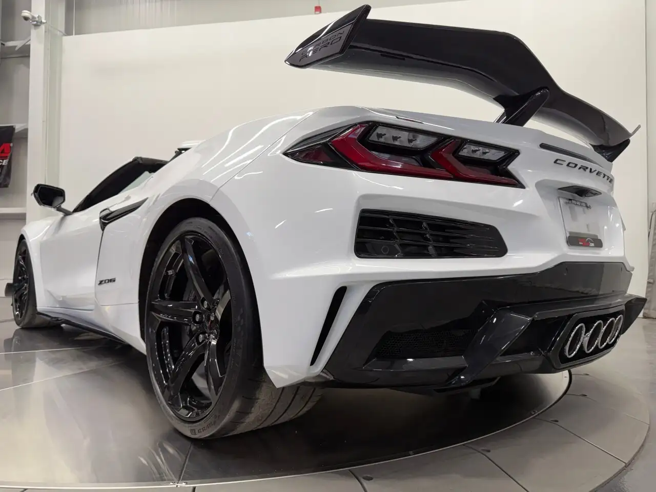 Chevrolet Corvette снимка Chevrolet Corvette