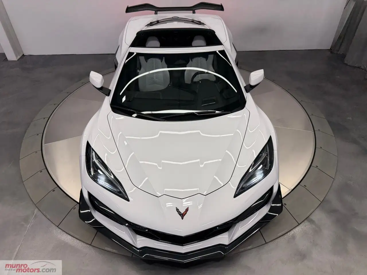 Chevrolet Corvette снимка Chevrolet Corvette