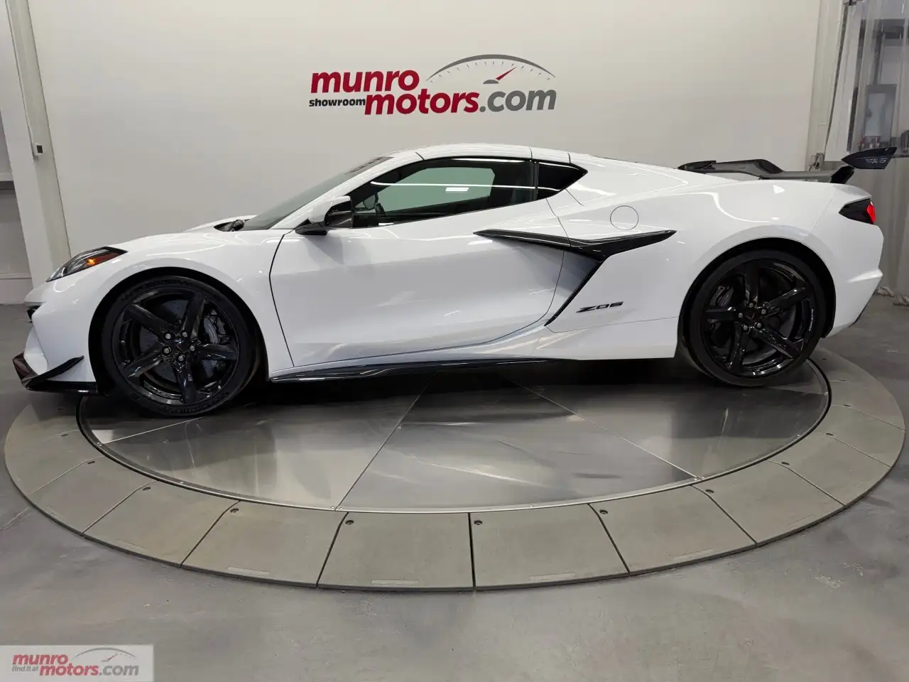 Chevrolet Corvette снимка Chevrolet Corvette