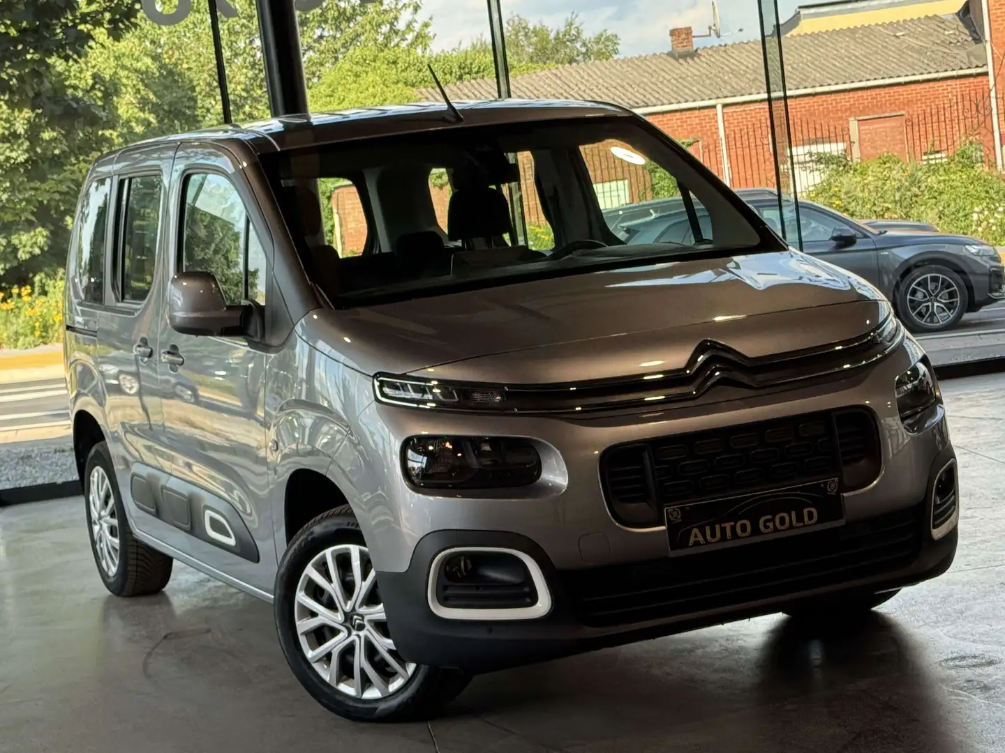 Citroen Berlingo 1.5 BLUE HDI/5 PLACES/CAMERA/NAVI/CLIMA/1PROP CARN Gris - 2