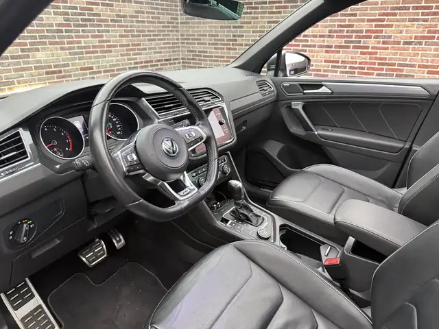 Volkswagen Tiguan view 3