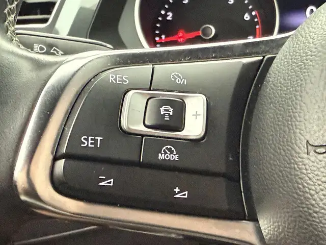 Volkswagen Tiguan view 13