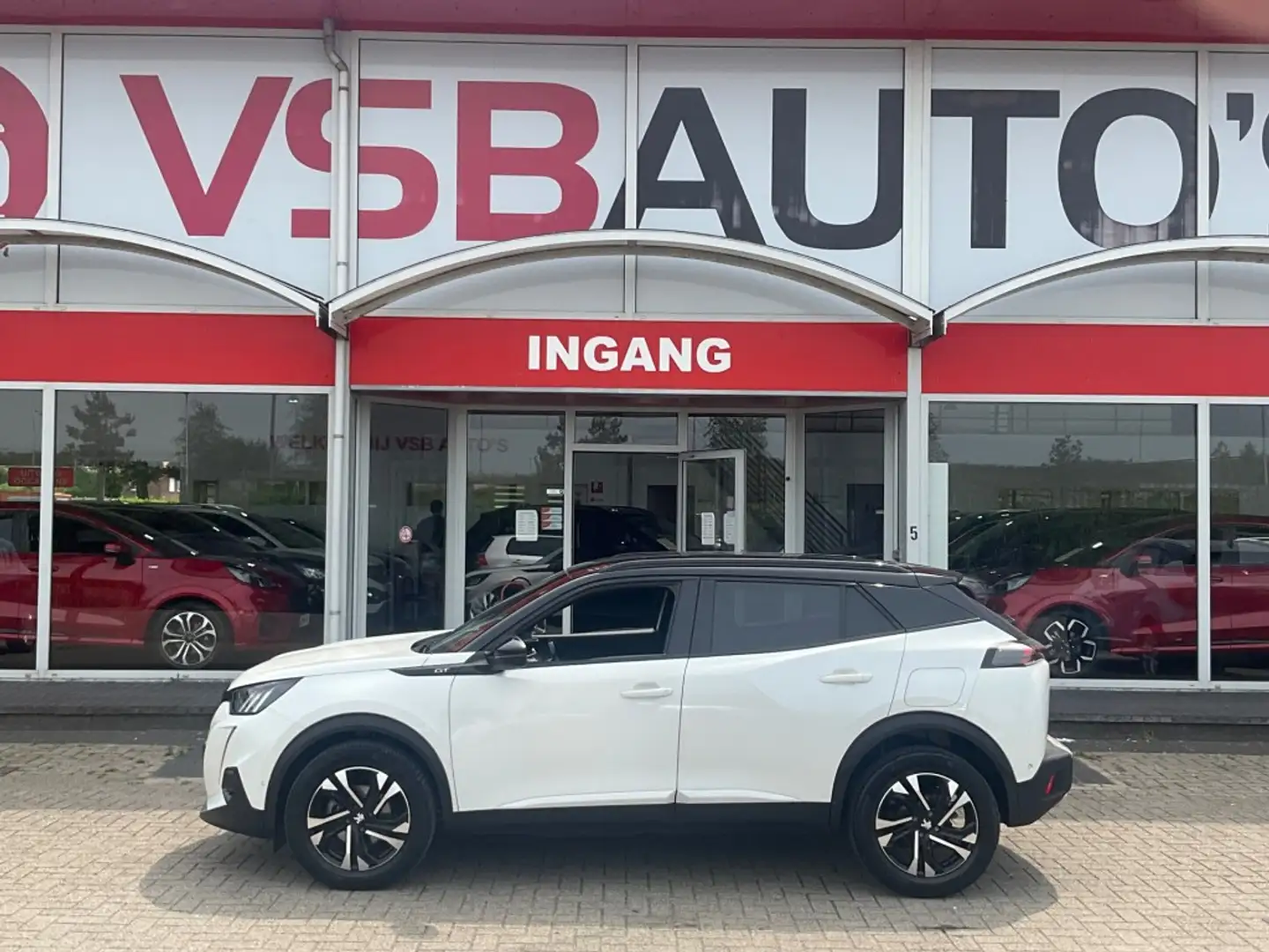 Peugeot 2008 1.2 PURETECH AUT. GT NAVI CAMERA CARPLAY AIRCO LMV Wit - 2