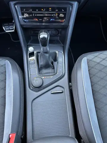 Volkswagen Tiguan Allspace view 13