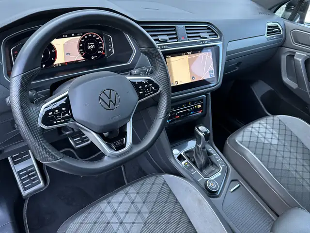 Volkswagen Tiguan Allspace view 8