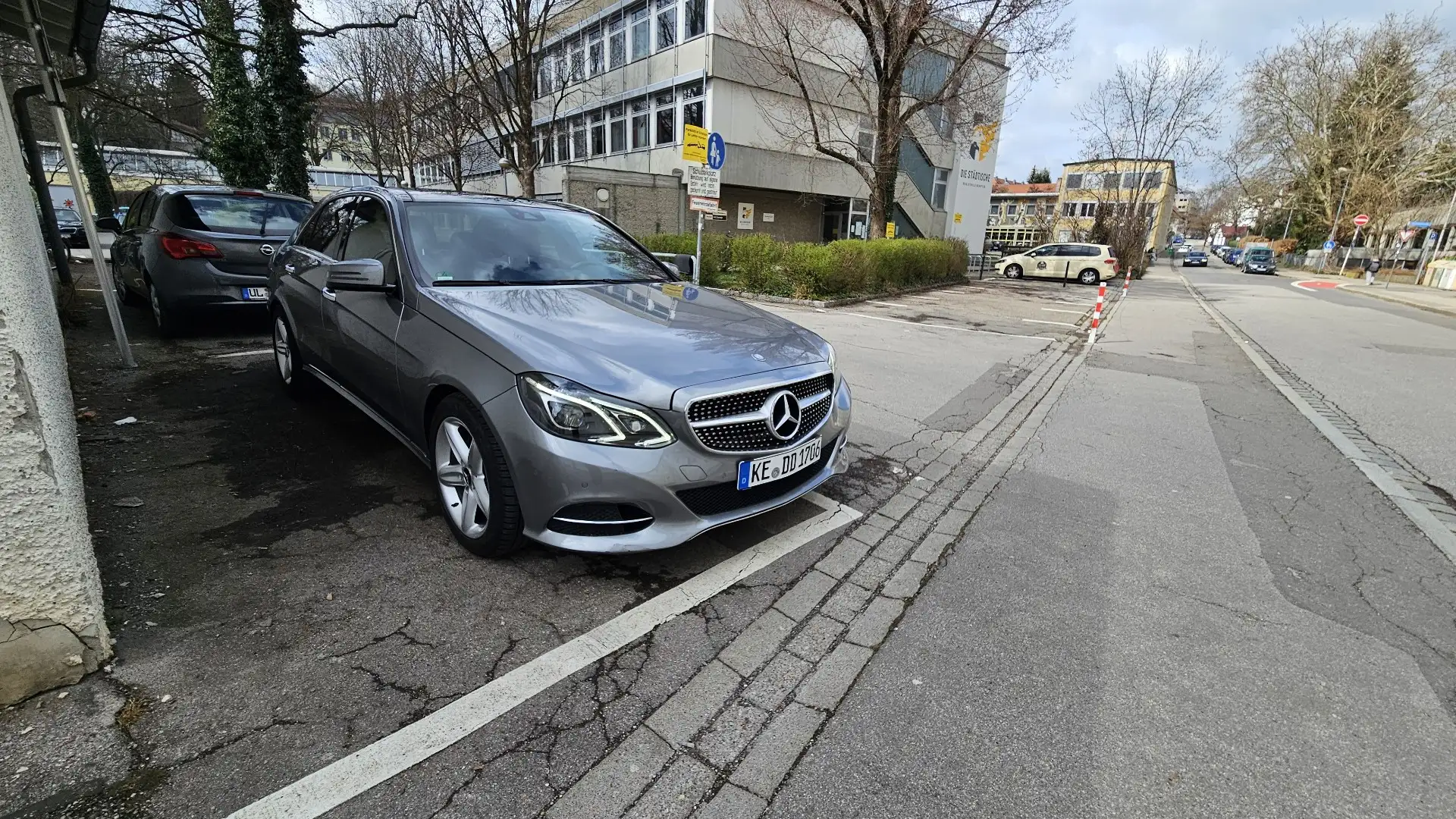 Mercedes-Benz E 300 BlueTEC HYBRID 7G-TRONIC - 1