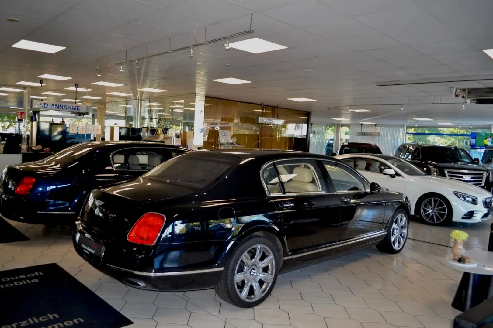 Bentley Flying Spur Schwarz - 1