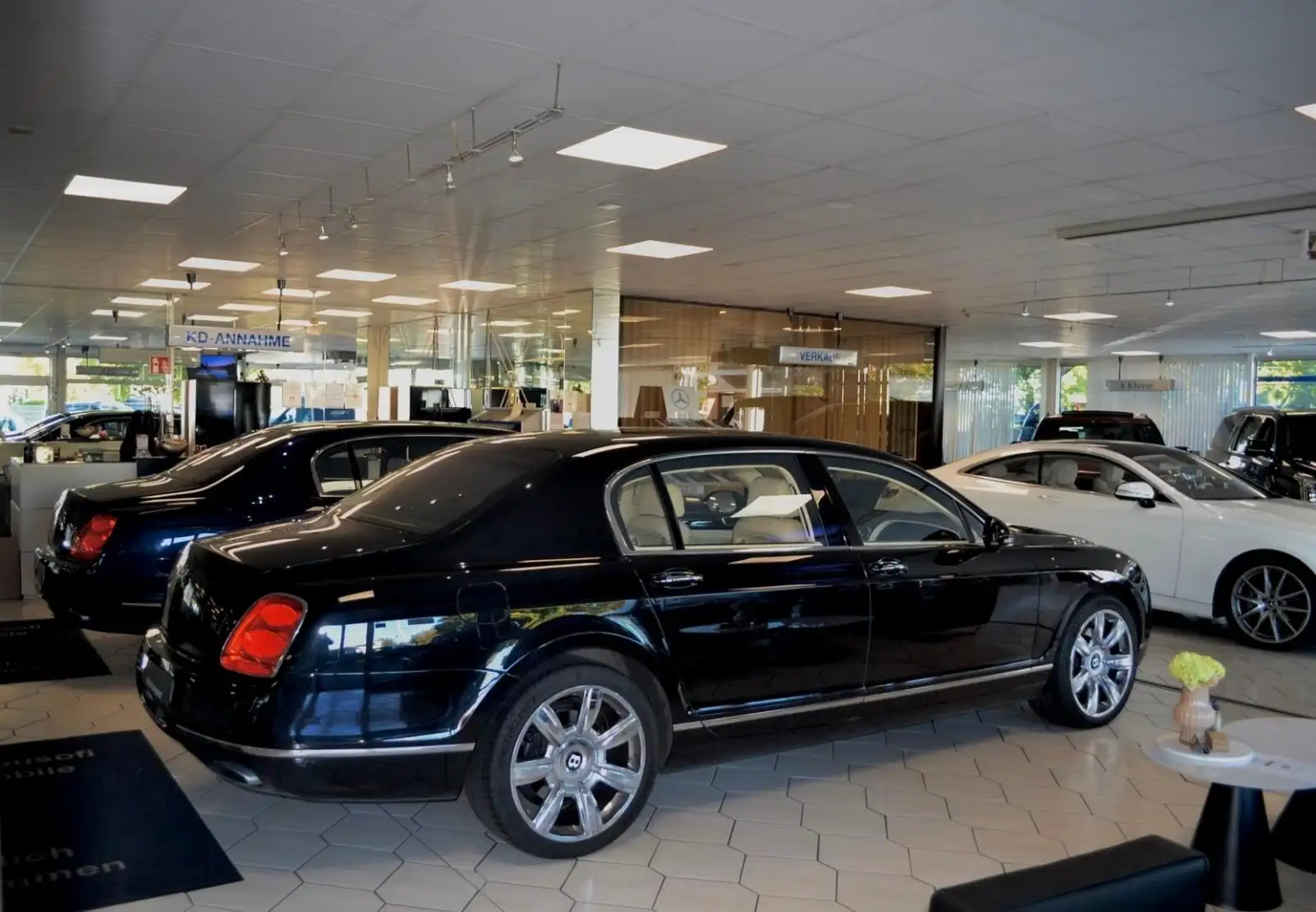 Bentley Flying Spur Schwarz - 2