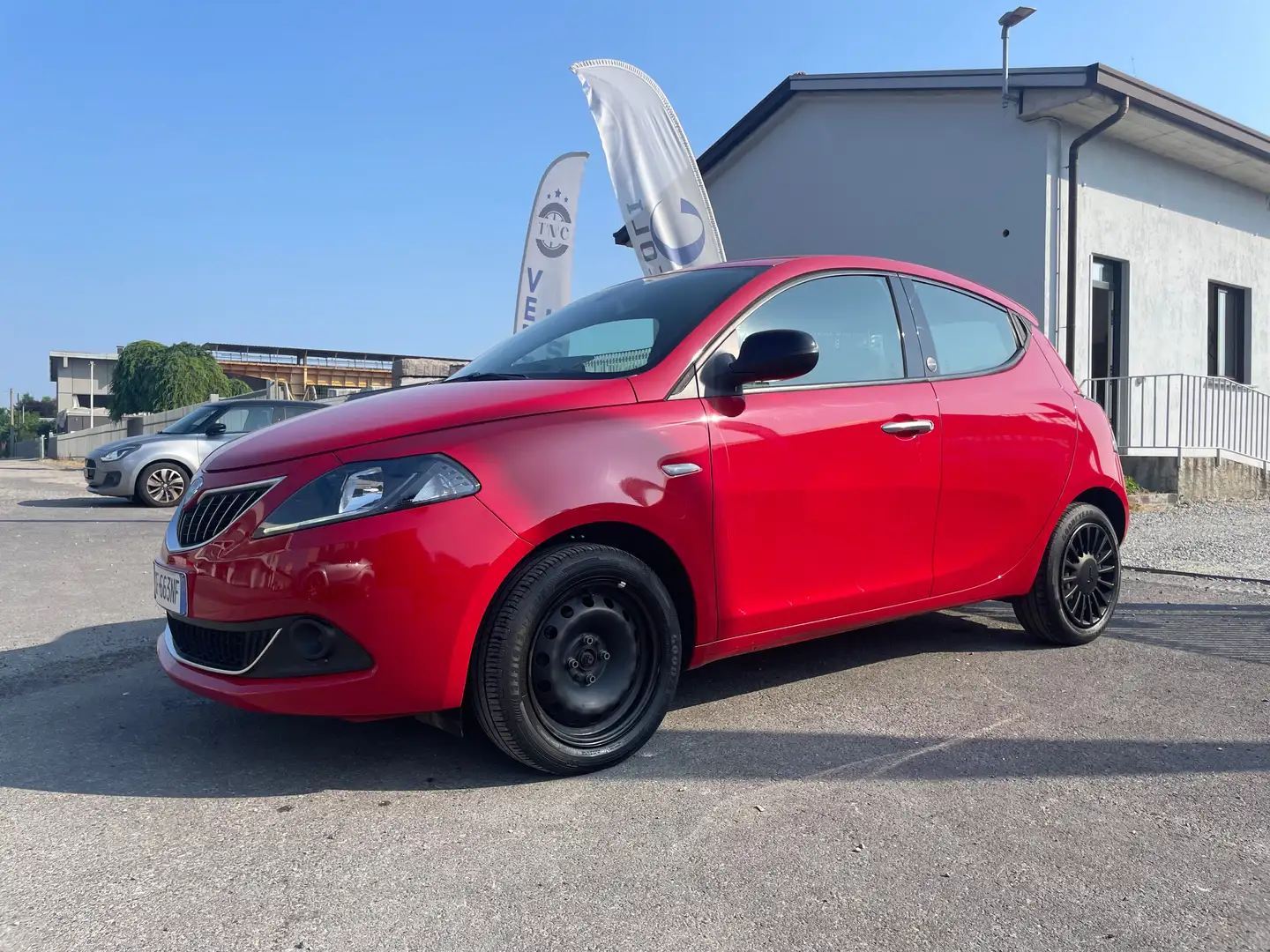 Lancia Ypsilon Ypsilon 1.0 firefly hybrid Silver s Rood - 1
