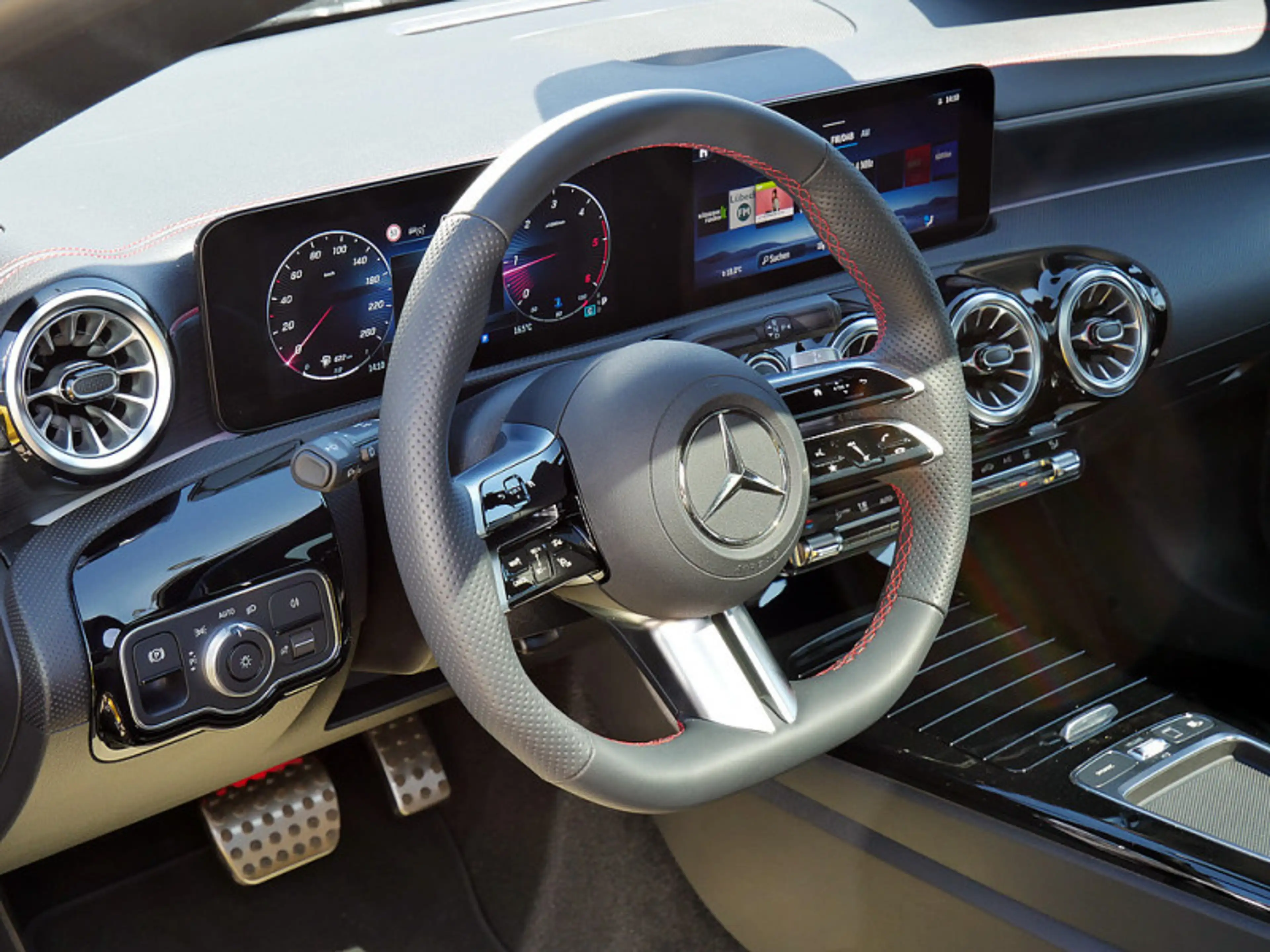 Mercedes-Benz CLA 220 d SB AMG Night Multibeam Pano Standhz360 — photo 15