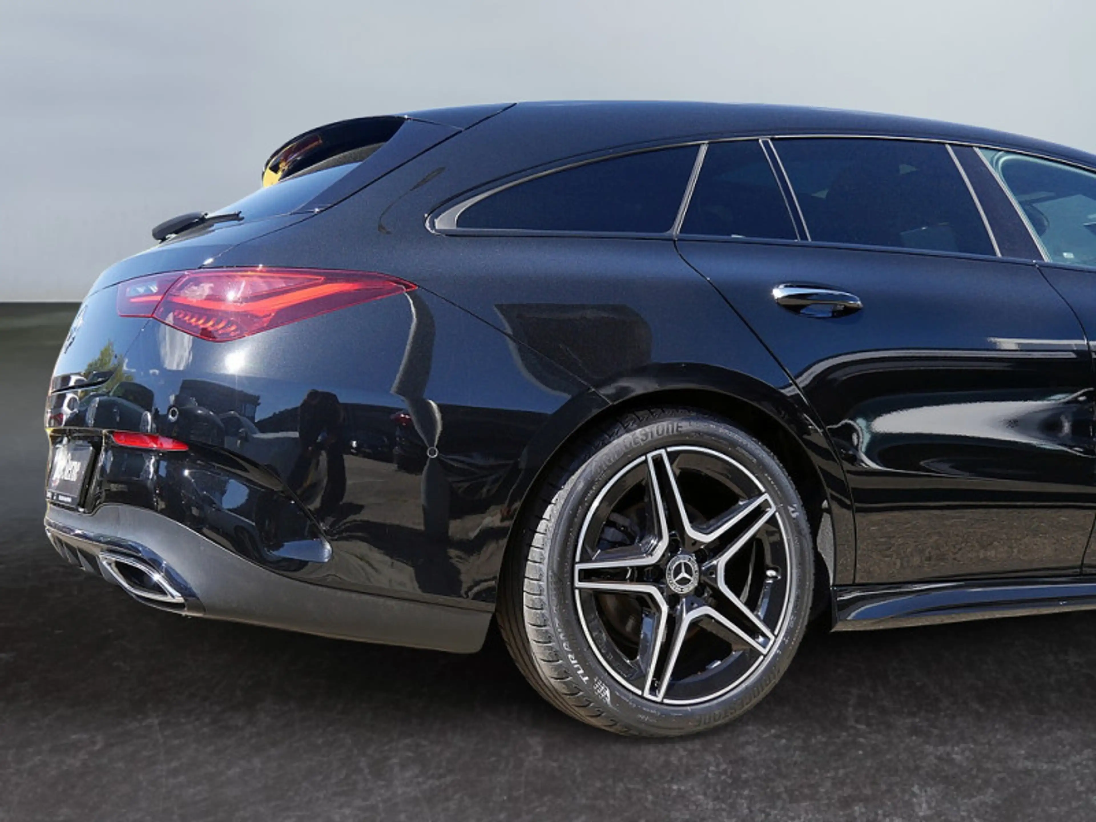 Mercedes-Benz CLA 220 d SB AMG Night Multibeam Pano Standhz360 — photo 5