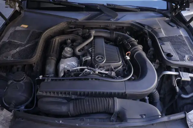 Mercedes-Benz C-Class view 19