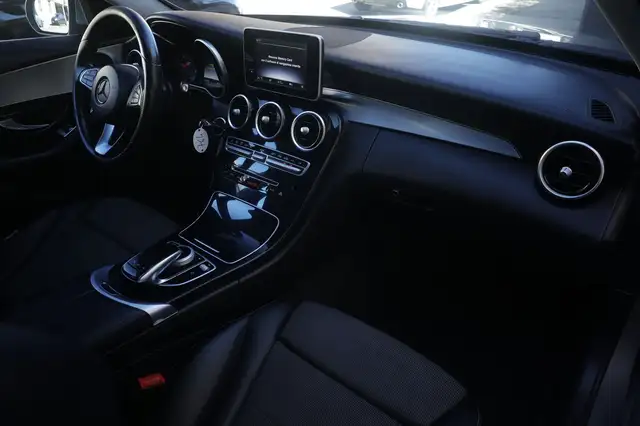 Mercedes-Benz C-Class view 8