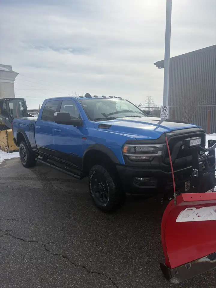 RAM 2500 снимка RAM 2500