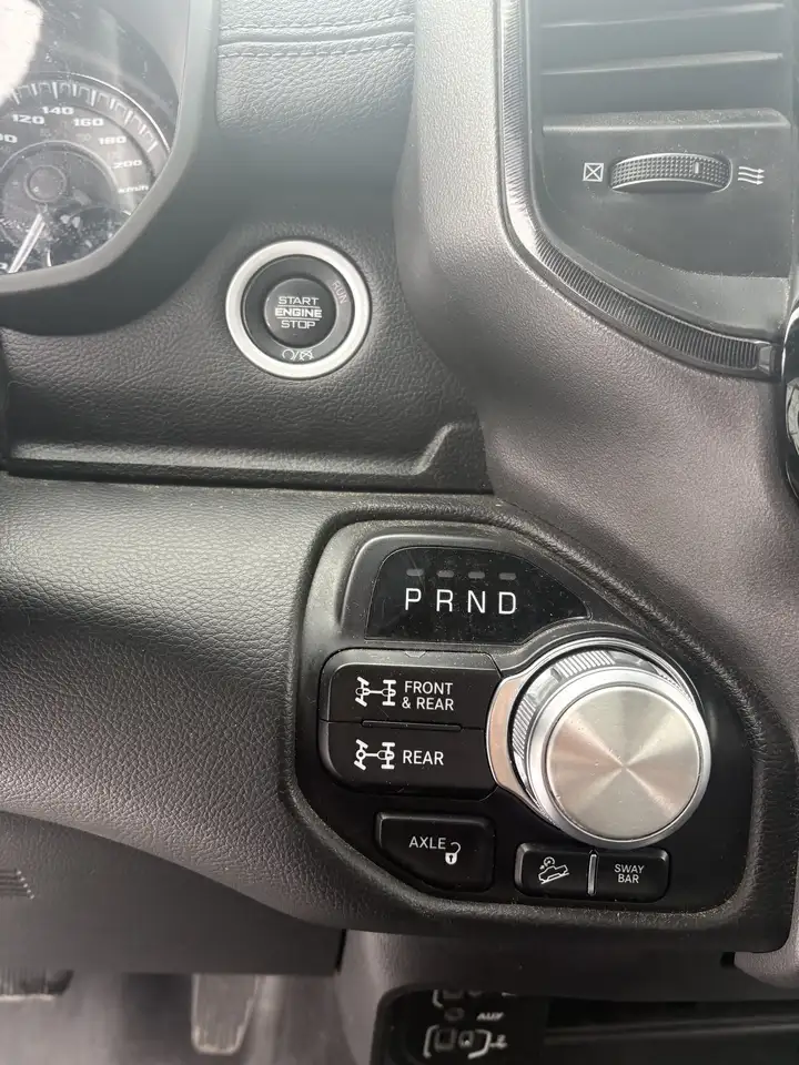 RAM 2500 снимка RAM 2500