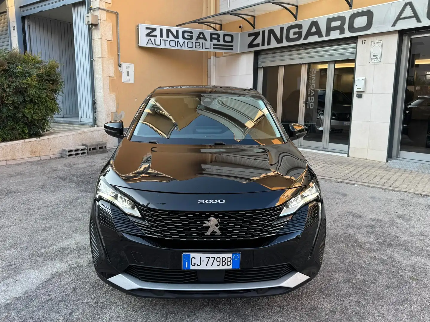 Peugeot 3008 1.5 HDI 130 CV. EAT8 ALLURE NAVI+RETROCAMERA Noir - 1