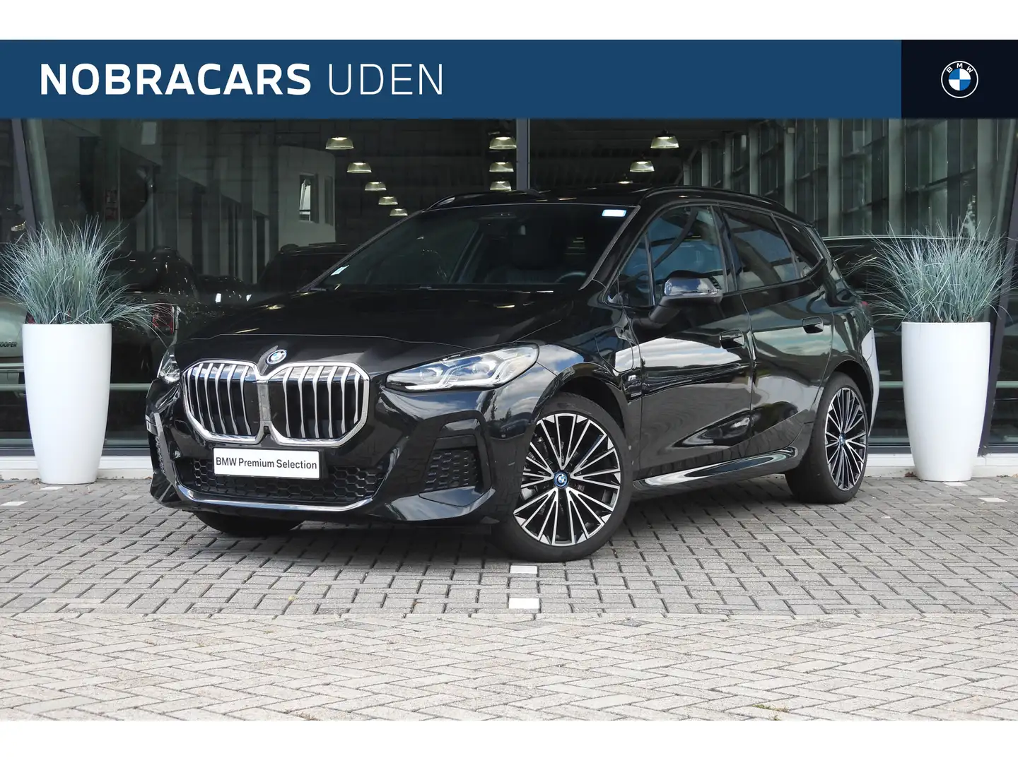 BMW 225 2 Serie Active Tourer 225xe M Sport Automaat / Pan Zwart - 1