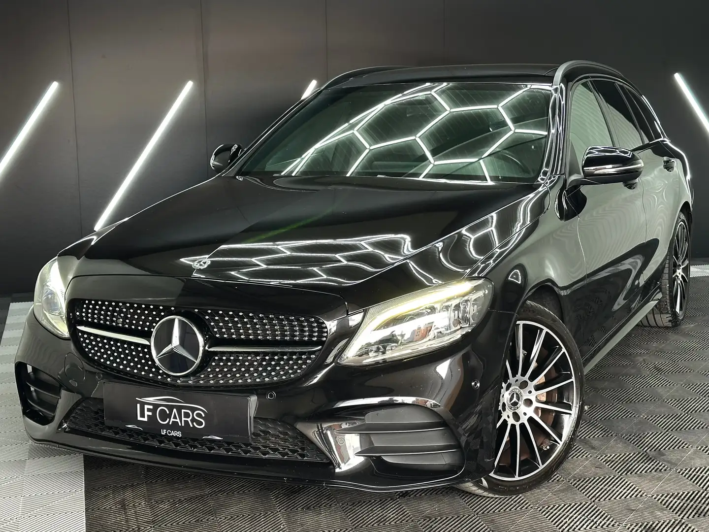 Mercedes-Benz C 220 C 220 d 4Matic (205.215) Schwarz - 1