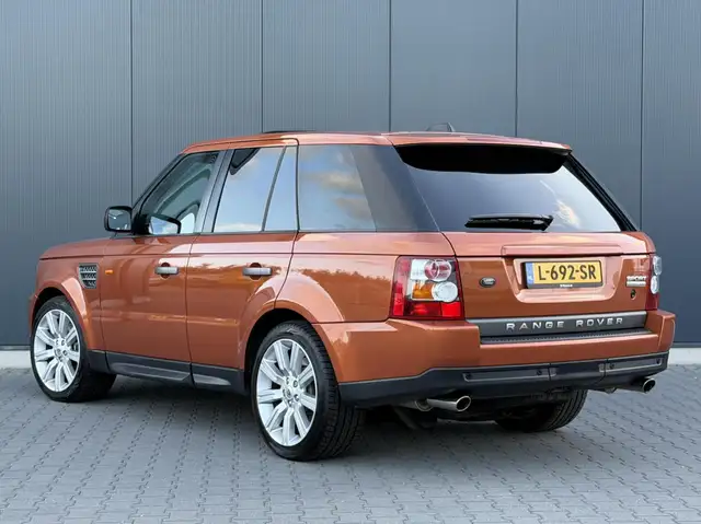 Land Rover Range Rover Sport view 3