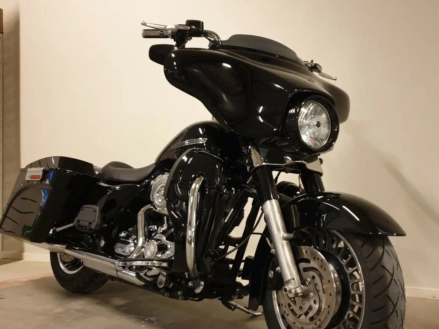 Harley-Davidson Street Glide Noir - 1