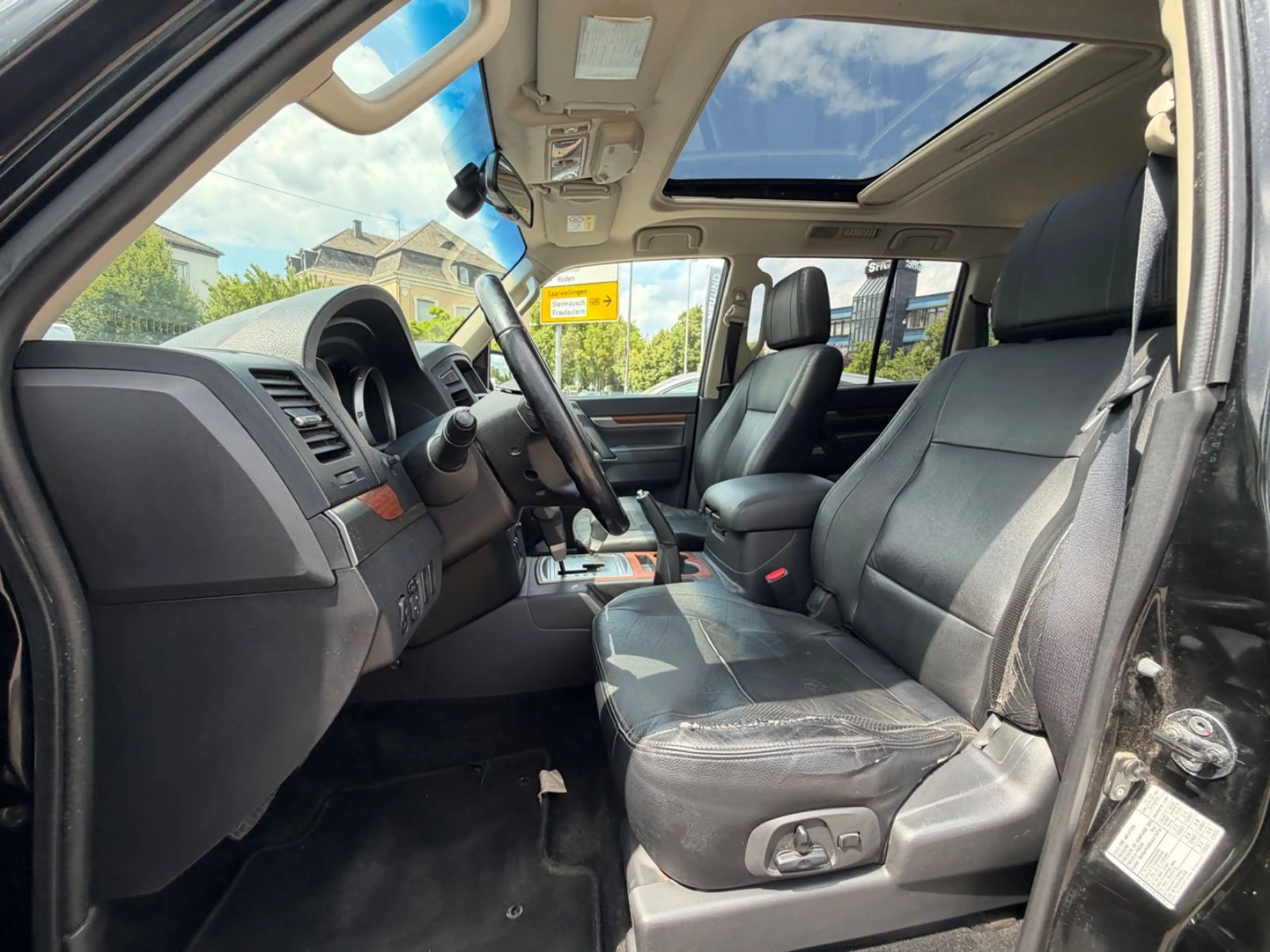 Mitsubishi Pajero 3.2 DI-D Instyle/7xSitzer/Leder/Pano/ — photo 10