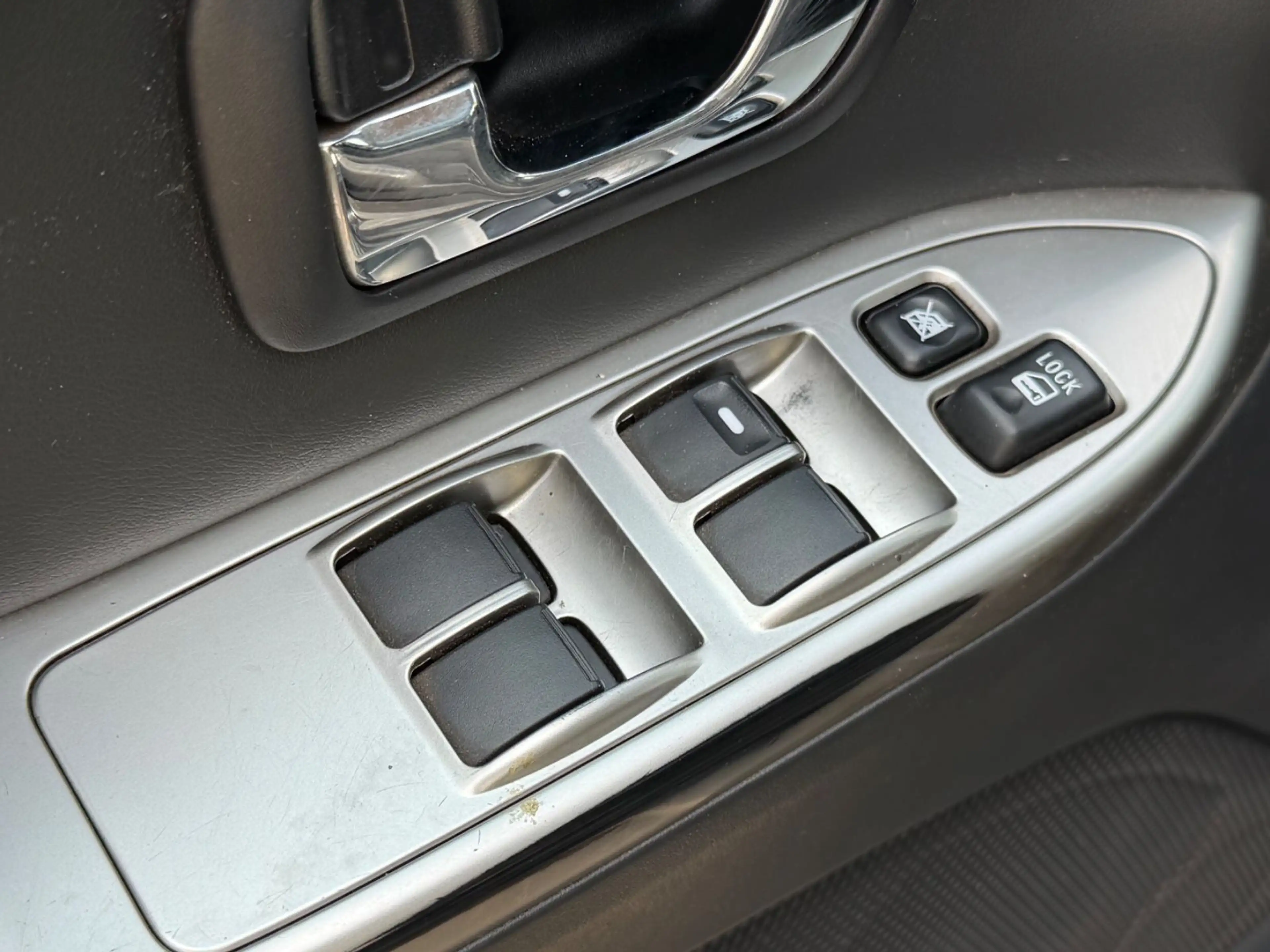 Mitsubishi Pajero 3.2 DI-D Instyle/7xSitzer/Leder/Pano/ — photo 13