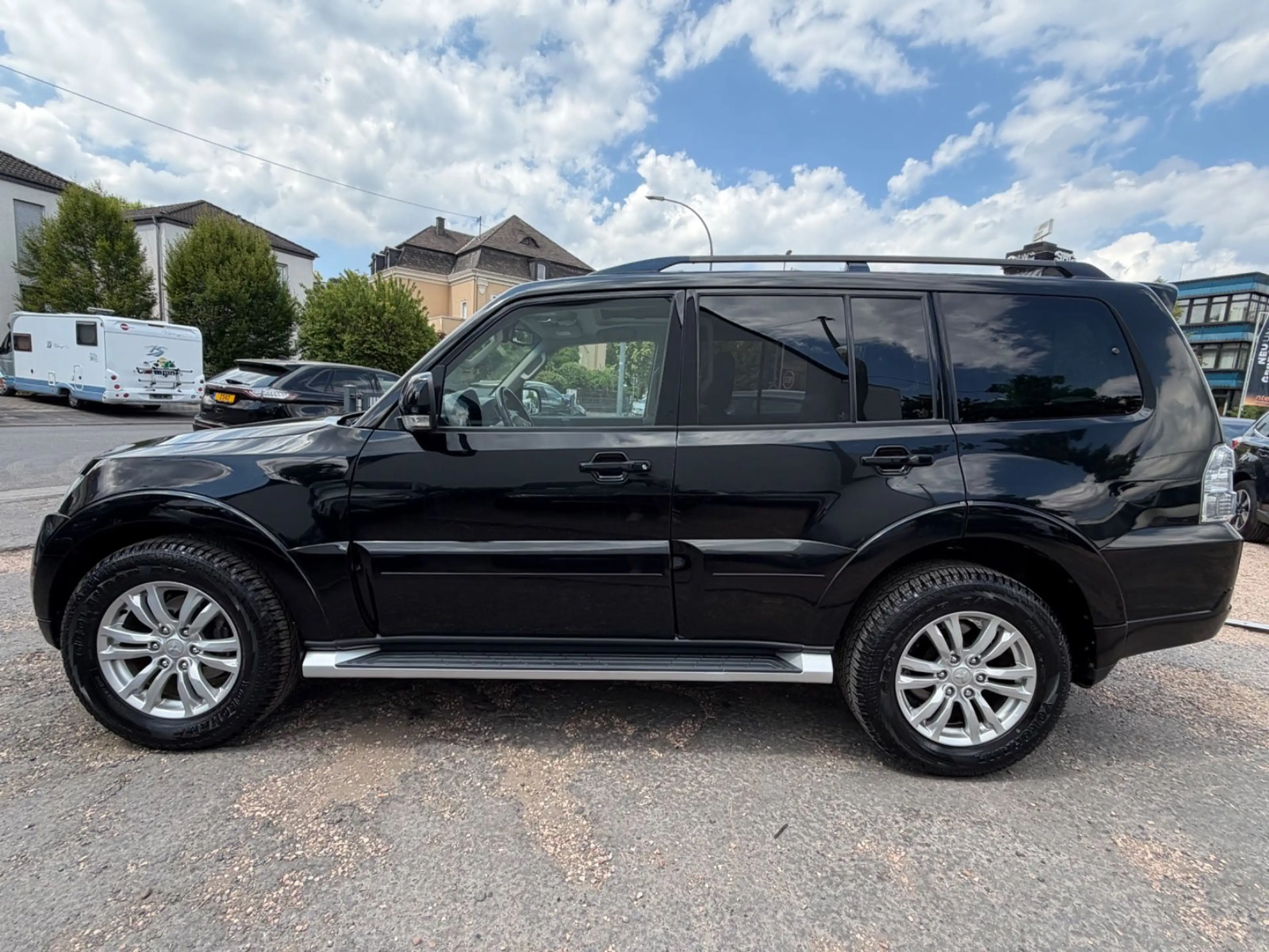 Mitsubishi Pajero 3.2 DI-D Instyle/7xSitzer/Leder/Pano/ — photo 3