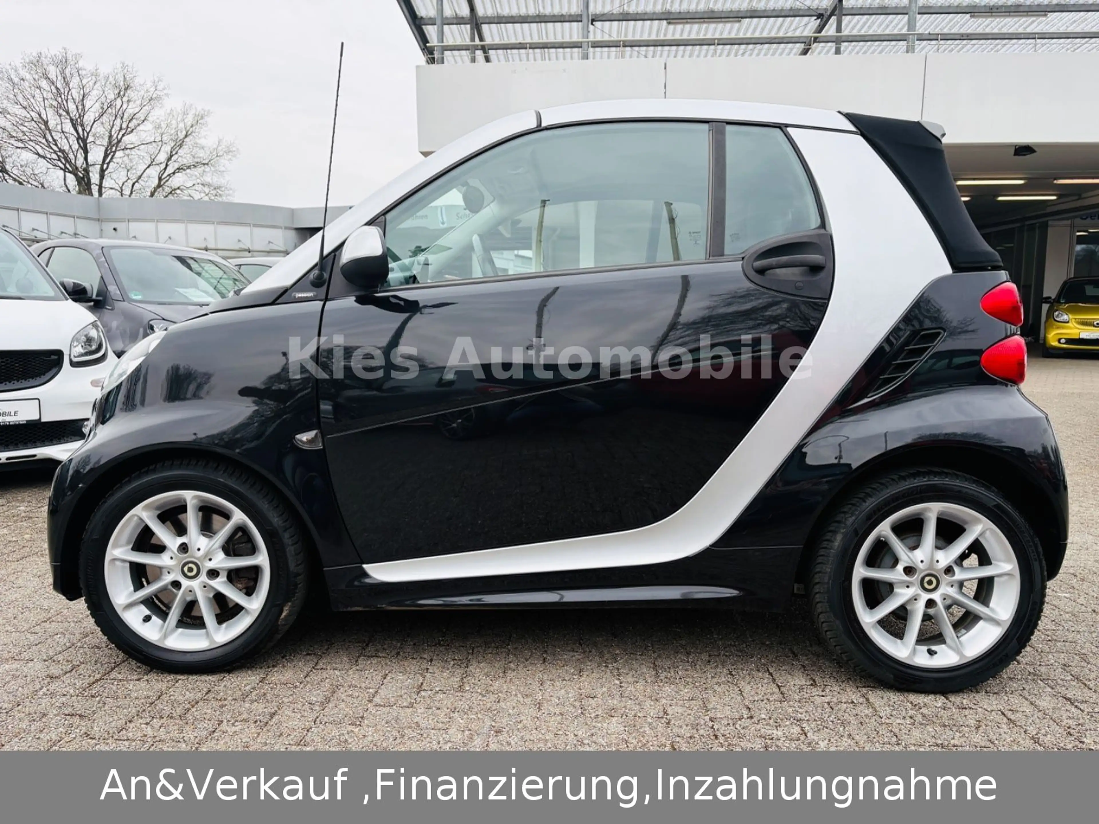 smart forTwo Cabrio Passion AUTOM/SERVO/SITZH/NAVI/TÜV — photo 4
